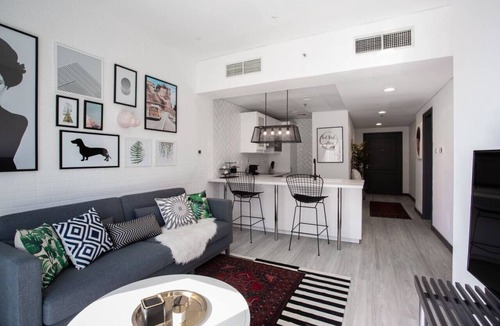 Dubai Marina Apartment | Walking Distance to BEACH at JBR Walk