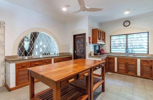 Diani Beach House | Watano Beach House Spacious 7-bedroom house in awesome Diani perfect for groups