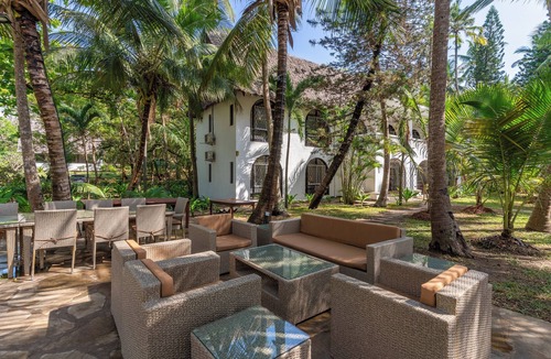 Diani Beach House | Watano Beach House Spacious 7-bedroom house in awesome Diani perfect for groups