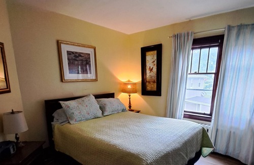 Downtown House | Water View: Spacious, Relaxed, and Charming Heritage Home in Trendy Downtown