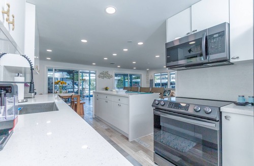 Cross Key Waterways House | Waterfront Key Largo Home 45’ Dock + Boat Lift 3BR/2.5BA Bay & Ocean Access