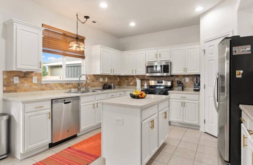 Albuquerque House | Watermelon Sunsets - Sleeps 10, Heated Pool & Spa