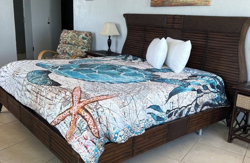 Daytona Beach Resort | Welcome to The Sea Dip Beach Resort located in Daytona Beach! Beach Access Open!