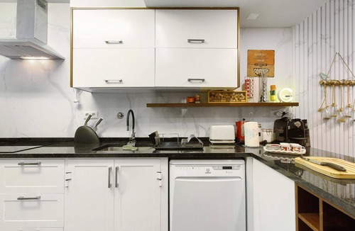 Santa Maria Maior House | Welcome to Your Home Away from Home with Sea View!