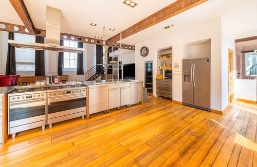 Dison House | Welcoming holiday home in Dison with private pool