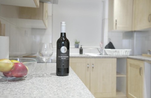 Sudbury Apartment | Wembley Modern Flat Free Parking RnR Stays