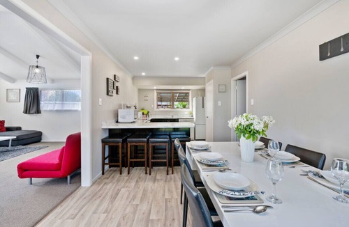Richmond Heights Cottage | Wendy’s Bach - Richmond Heights Holiday Home