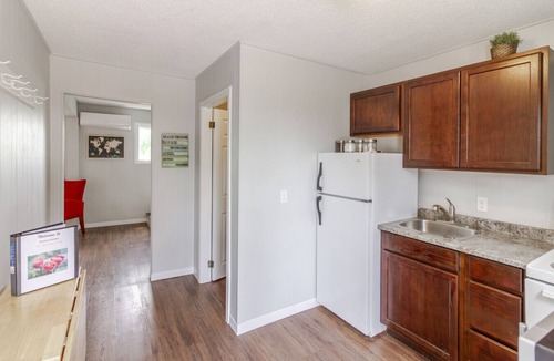 Bloomfield House | Westlake Cottages The Rosehall PEC Waterfront Stay