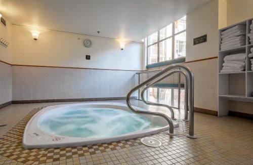 Whistler Village Apartment | Whistler Peak Lodge