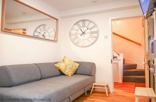 Gosport Cottage | Whitsun Cottage - a 1 bedroomed cottage sleeping up to 3 guests