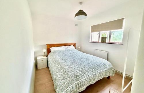 Hatfield Heath House | Willow Cottage Sleeps 6 nr Stansted & Down Hall