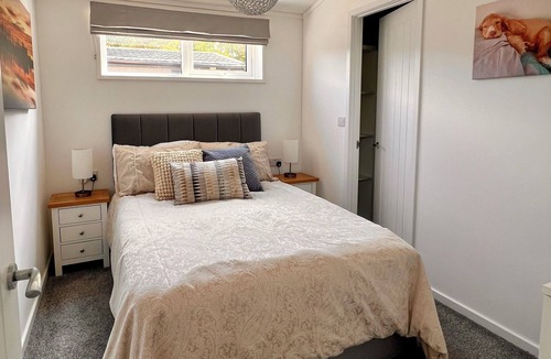 Greatford Cabin | Willow's Dog Friendly Lodge With Hot Tub