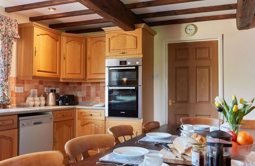 Dalbury Lees House | Wonderful villa for 14 guests with WIFI and TV
