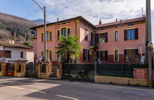 Porto Ceresio House | Wonderful villa for 8 people with WIFI, TV and balcony