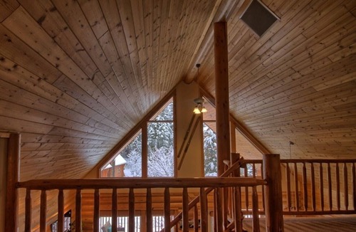 East Kootenay Cabin | YOU'VE ARRIVED! Beautiful Log Cabin! Business License #16786