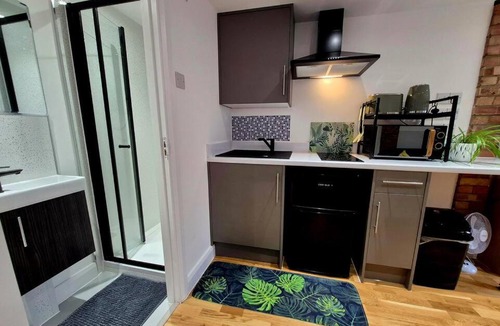 Haselbury Apartment | Your London Escape - Cosy Studio w fast Wi-Fi & free onstreet parking