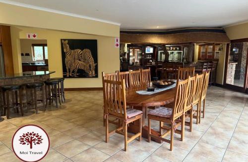 Leeupoort Villa | Zebula - Bushveld Waters - 20 Pax
