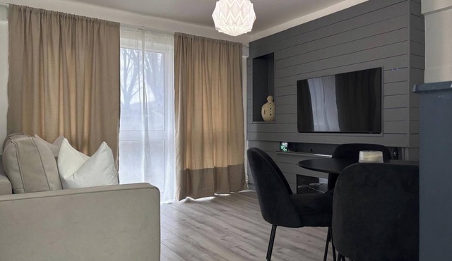 1 Bed Flat - Sleeps 2 - Parking - Wifi