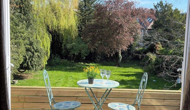 1 Bed - Sleeps 3 - Parking - Pets