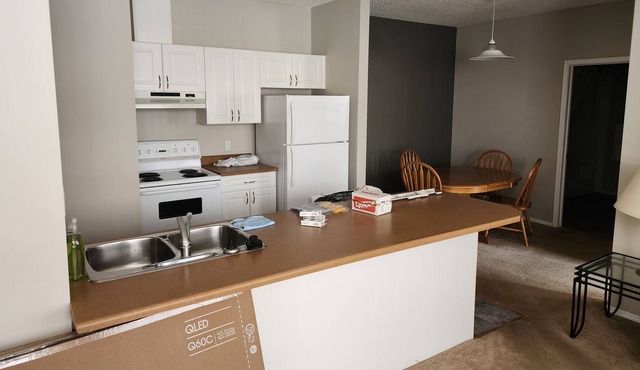 1 bedroom Downtown, close to Macewan, UofA, Rogers and Rivervalley