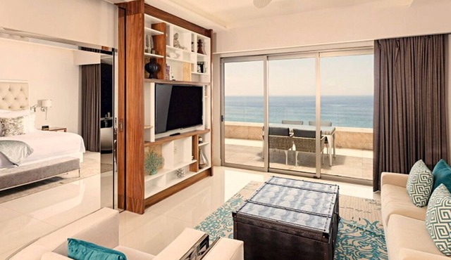 1 Bedroom Suite on Beautiful Beach Resort