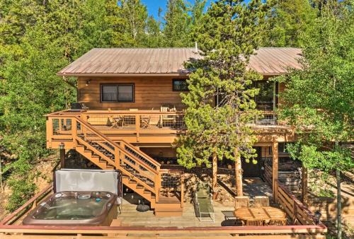 1 Mi to Peak 7: Home w/Hot Tub in Breckenridge!