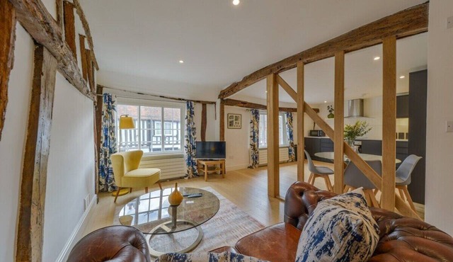 10% OFF Weekly Special Couples Leisure Sleeps 2
