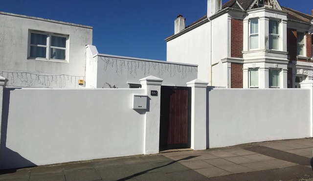 1BR Garden Flat with opt Car Parking Space near Hove Station, Shops + Park