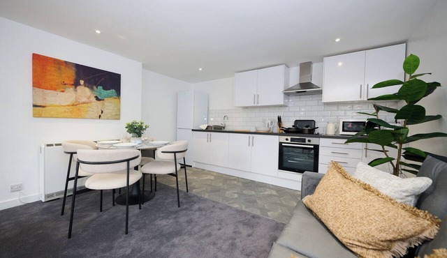1C Lime Street Apartment