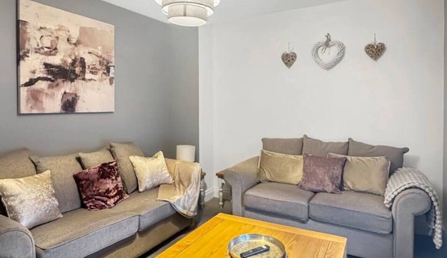 2 Bed Flat Sleeps 6 Free Parking Free Gym Access