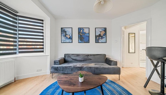 2 Bed Luxury Parking and Garden - Close to Heathrow
