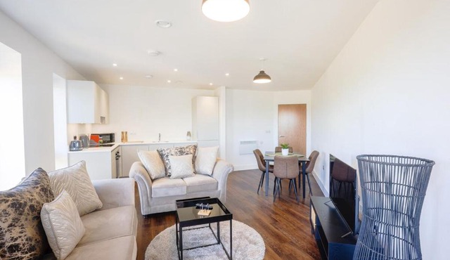 2 bed Modern apartment close to Bicester Village