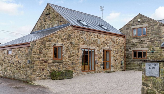 2 bedroom accommodation in Clay Cross