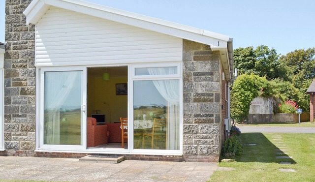 2 bedroom accommodation in Freshwater