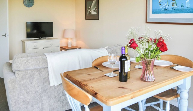 2 bedroom accommodation in Freshwater