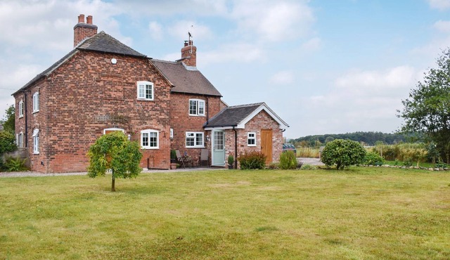 2 bedroom accommodation in Chilcote