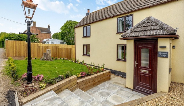 2 bedroom accommodation in Holbeach Bank, near Spalding