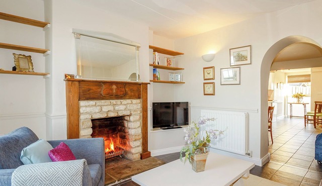 2 bedroom accommodation in Easton On The Hill, near Stamford