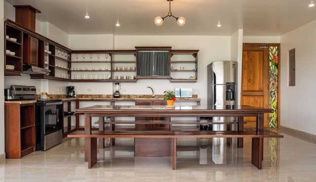 2-bedroom condo in marvelous Lake Arenal with WiFi, AC, swimming pool.