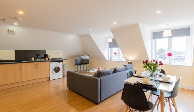 2-bedroom Penthouse, Clockhouse, Hoddesdon