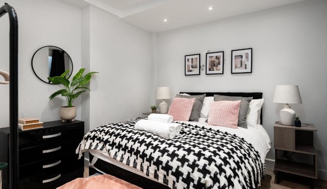 2 Bedroom Serviced Apartment, Finsbury Park & Emirates Stadium, Sleeps 6