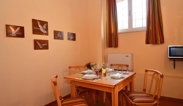 2 BEDROOMS APARTMENT AT GROUND FLOOR