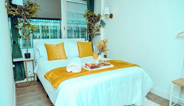 2 mins to Beach & Pier – Stylish Brighton Stay in the Heart of the Iconic Lanes