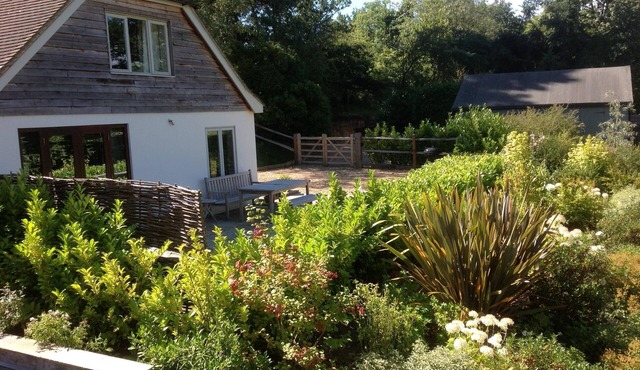 2 (or 3) Bedroom self catering cottage in a quiet location with stunning views