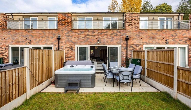 2 Riverside Mews, Borrowwash