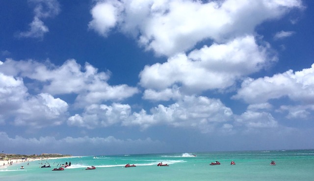 20% SPRING SPECIAL ! 5 ⭐️ BEST Condo, close to Ritz & Marriott beach