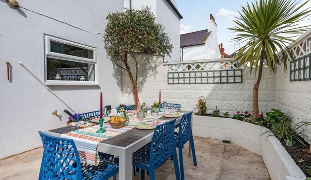 3 Bed in Eastbourne (oc-ehc01)