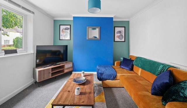 3 Bed Peterborough House - Parking - Garden