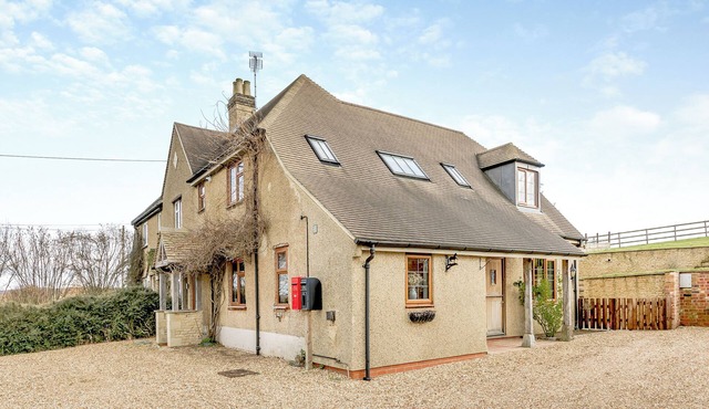 3 bedroom accommodation in Shipton-Under-Wychwood