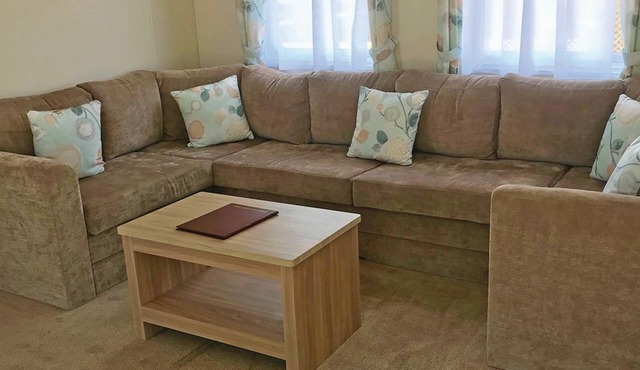 3 bedroom accommodation in Swadlincote, Nr Ashby-de-la-Zouch
